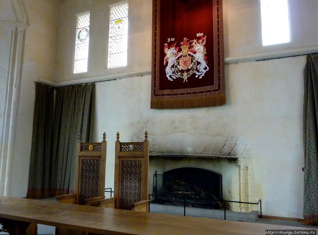 Большой Зал (Great Hall) в замке Стерлинг. Королевские кресла. Фото из интернета Стерлинг, Великобритания