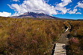 Вид на вулкан Ruapehu (2797 м) — самый крупный из активных вулканов Новой Зеландии. Последнее извержение было в 2007 году.