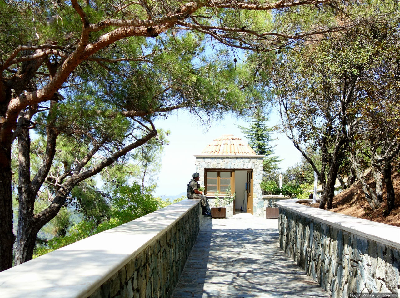Кипр. Поездка в горы Троодос и по святым местам Горы Троодос, Кипр