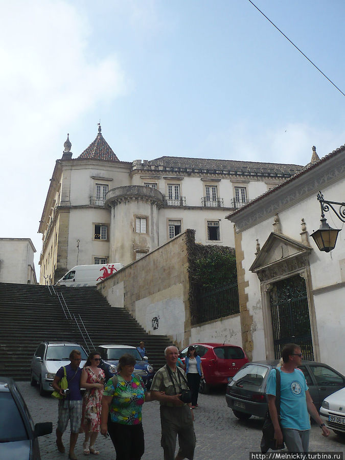 Прогулка городу студентов Коимбра, Португалия