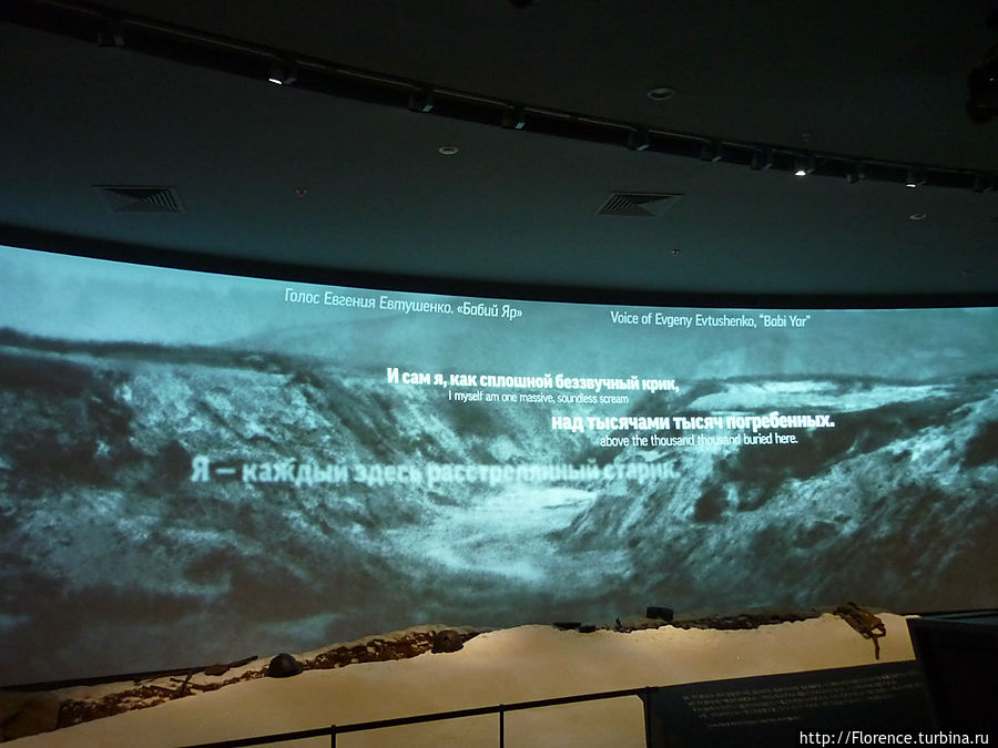 Память о погибших в войне. Е.Евтушенко читает Память о погибших в войне. Е.Евтушенко читает