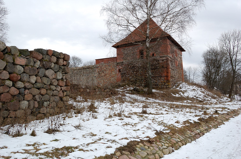 Развалины замка на полуострове Тракай, Литва