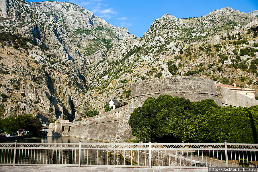 Крепостная стена Котора Котор, Черногория