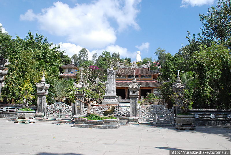 Пагода Лонг Шон Нячанг, Вьетнам