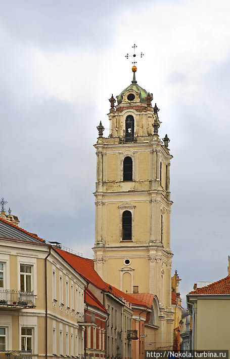 Колокольня костела св. Иоаннов- Крестителя и Евангелиста Вильнюс, Литва