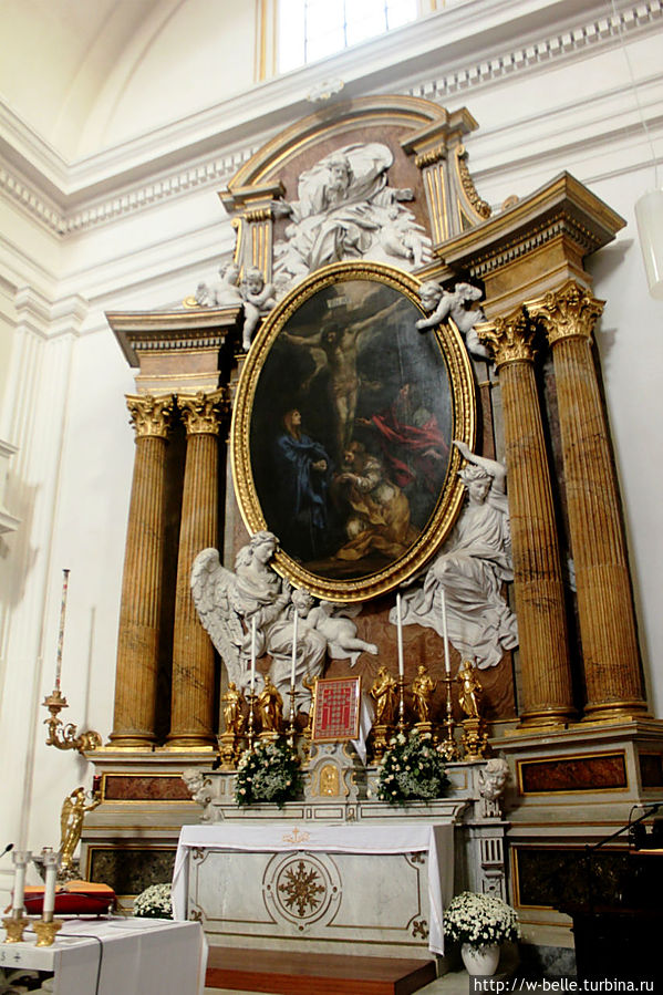 Церковь Сан-Томазо ди Вильянова Кастель-Гандольфо, Италия