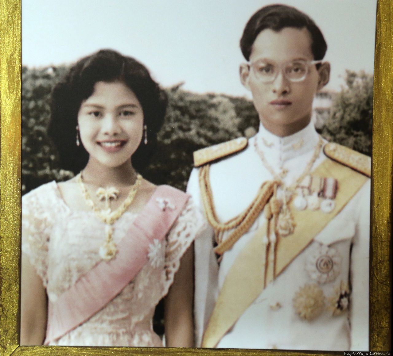 Покойный король Тайланда с супругой в молодости Бангкок, Таиланд