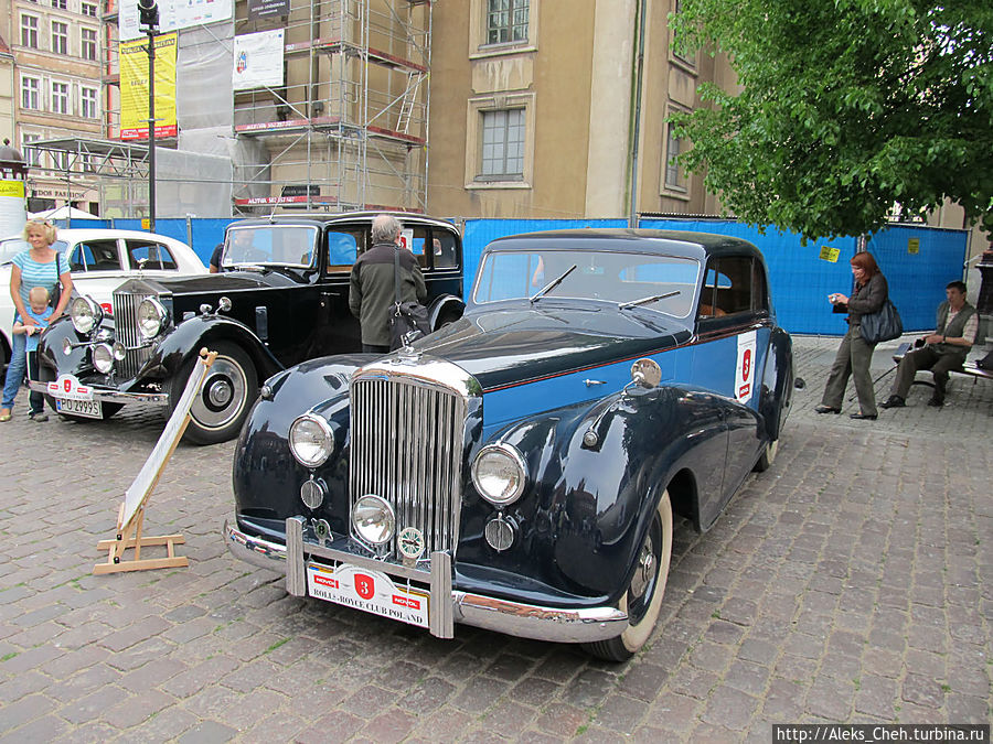 Выставка старых автомобилей в Торуне Торунь, Польша Выставка старых автомобилей в Торуне Торунь, Польша