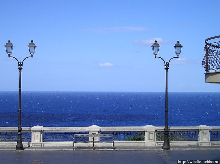 Via Panoramica, набережная Шиллы. Via Panoramica, набережная Шиллы.