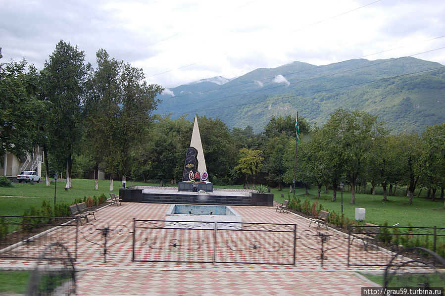 В память о войне между абхазами и грузинами