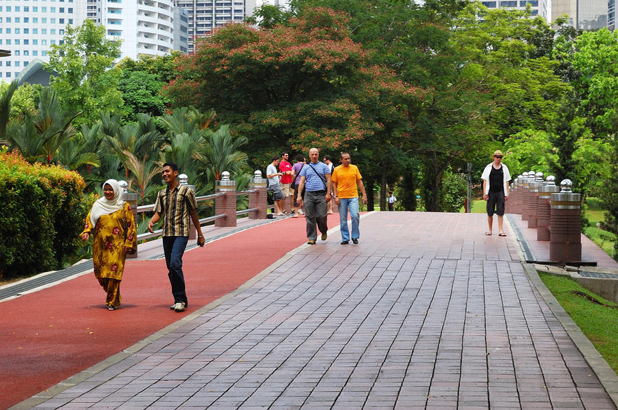 В парке KL City Centre Куала-Лумпур, Малайзия