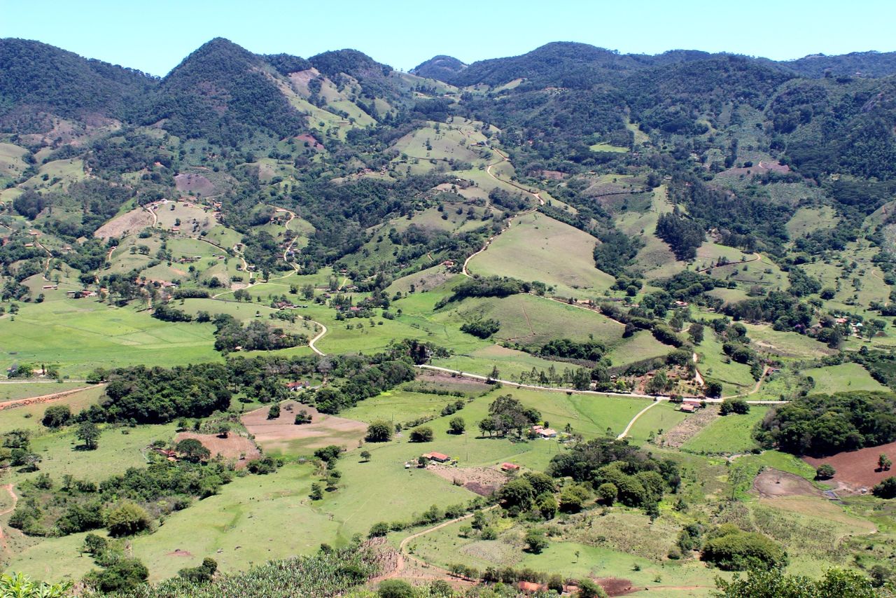 Вид с Pedra do Cruzeiro Гонсалвис, Бразилия Вид с Pedra do Cruzeiro Гонсалвис, Бразилия