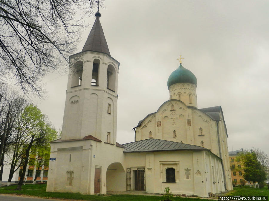 Церковь Фёдора Стратилата на Ручью
XIV век Великий Новгород, Россия