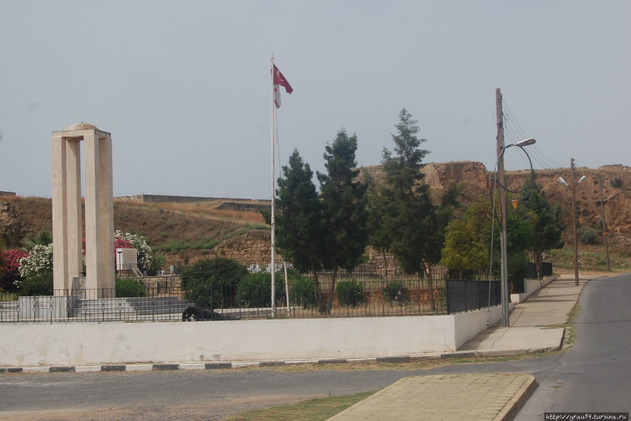 Мемориал в память о  погибших турецких воинах
