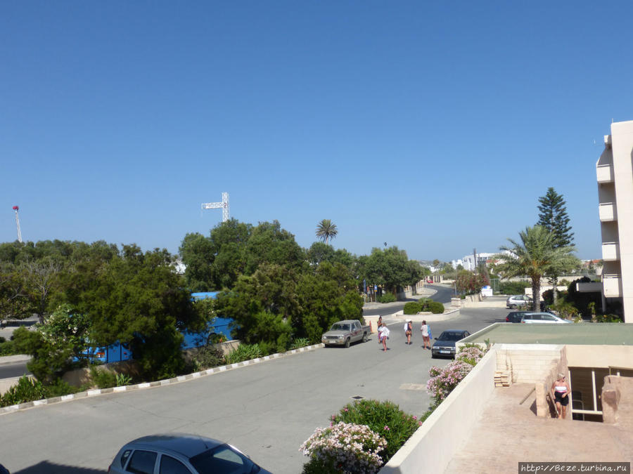 Стоянка перед отелем Айя-Напа, Кипр