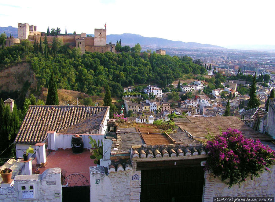 Прогулки по Альбайсину Гранада, Испания Прогулки по Альбайсину Гранада, Испания