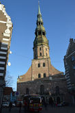 Во времена средневековья колокольня церкви Св. Петра использовалась как смотровая и дозорная башня.