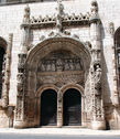Церковь Непорочного Зачатия одна из самых старинных церквей в стране, украшенная превосходным порталом в стиле мануэлино