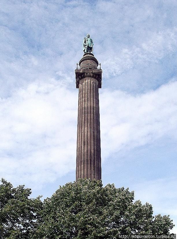 Колонна герцога Веллингтона  воздвигнута в 1861-65 г.г. в память о разгроме Наполеона при Ватерлоо. Высота колонны — 132 метра, в том числе фигуры Веллингтога — 25 метров. Ливерпуль, Великобритания