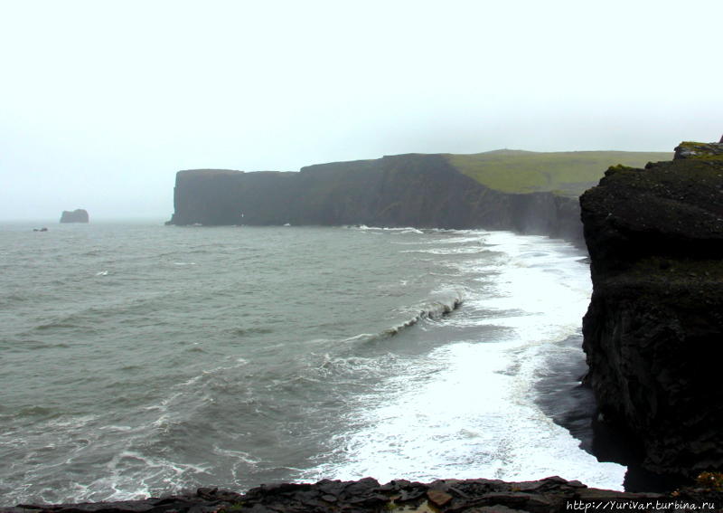 На мысе Дирхолей очень часто дождливая и ветреная погода Скогар, Исландия