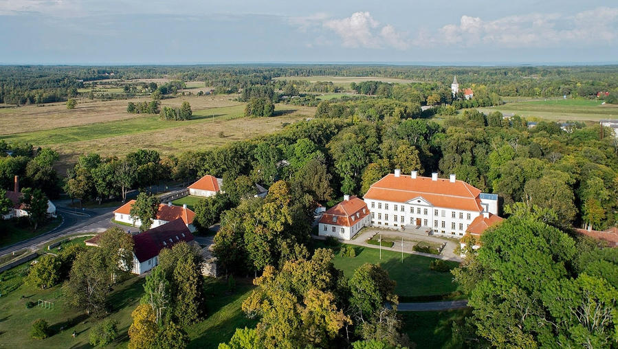 Дворец и парк Сууремыйза. Википедия