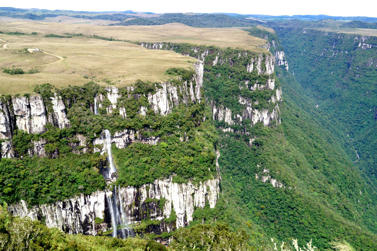 Каньон Форталеза и водопад черного тигра / Fortaleza canyon and Tigre preto waterfall