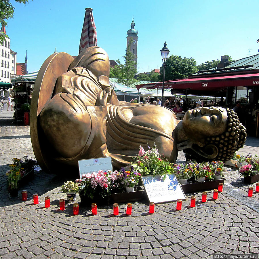 А вот этой статуи раньше не было Мюнхен, Германия