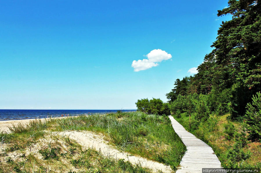 Несколько солнечных часов пляжа Нарвы-Йыэсуу Нарва-Йыэсуу, Эстония