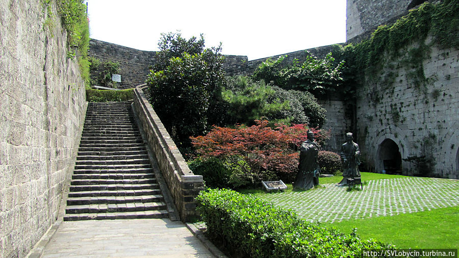 Лестница на стену из дворика Нанкин, Китай