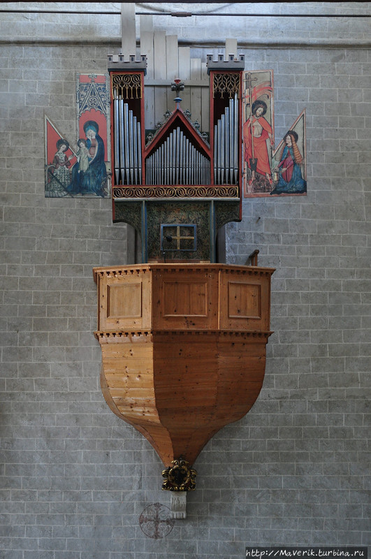 Фото из интернета. 
Самый старый в мире действующий орган 1390 г. Сьон, Швейцария