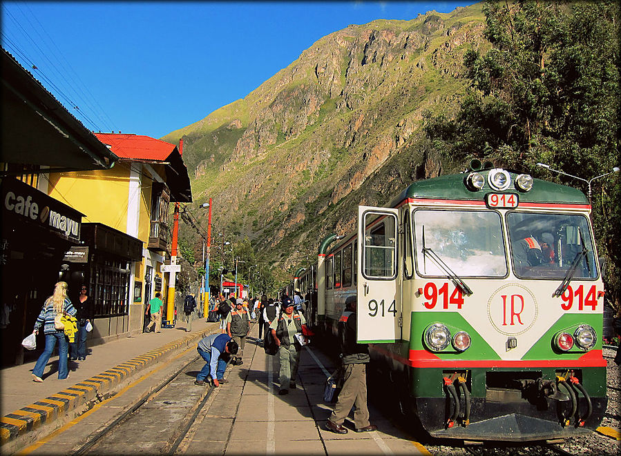 Поезд на котором я приехал в Мачу-Пикчу Регион Куско, Перу