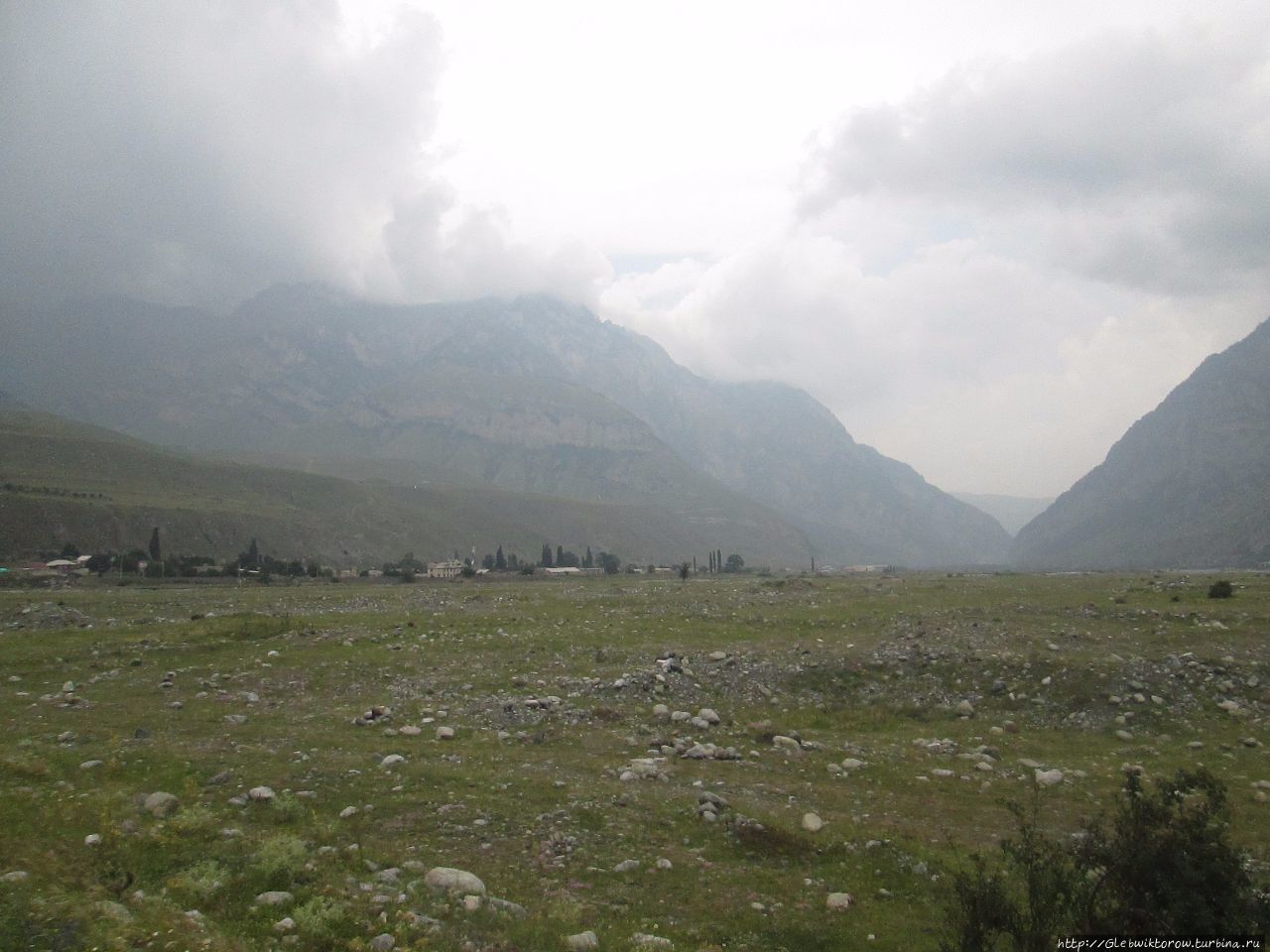 Пешком в Джейрах от Терека Джейрах, Россия Пешком в Джейрах от Терека Джейрах, Россия