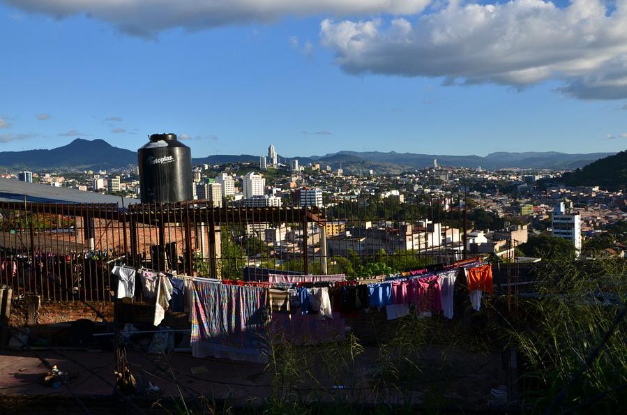 Кругосветка-2014. День 7-й. По трущобам Тегусигальпы Тегусигальпа, Гондурас Кругосветка-2014. День 7-й. По трущобам Тегусигальпы Тегусигальпа, Гондурас