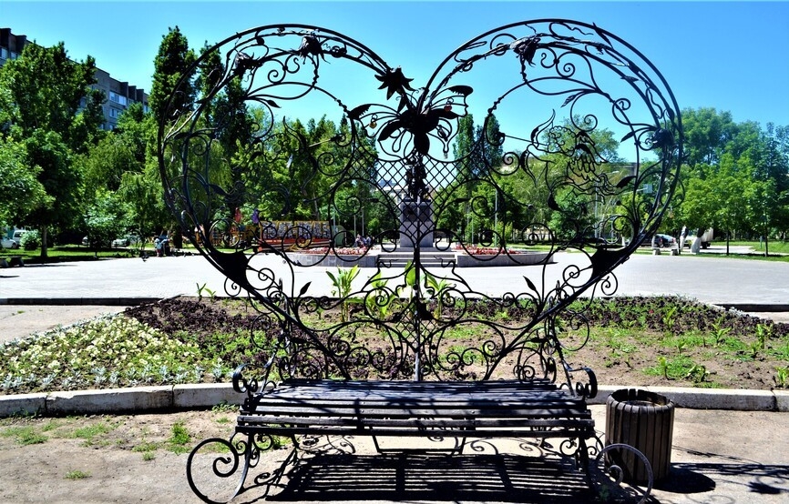 Памятник А.С.Пушкину у комплекса 