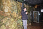 У входа в пещеру светлячков Ваитомо