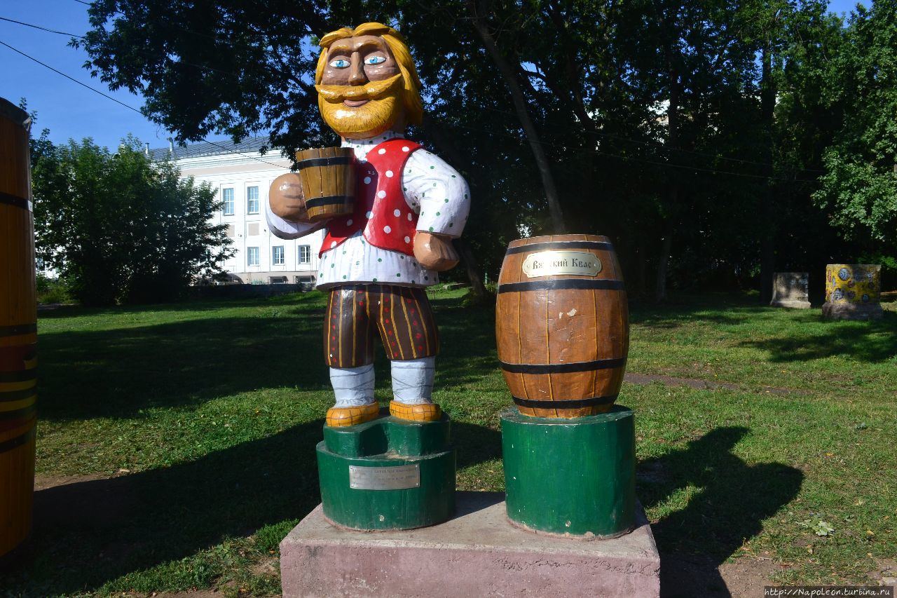 памятник квасу / kvas monument