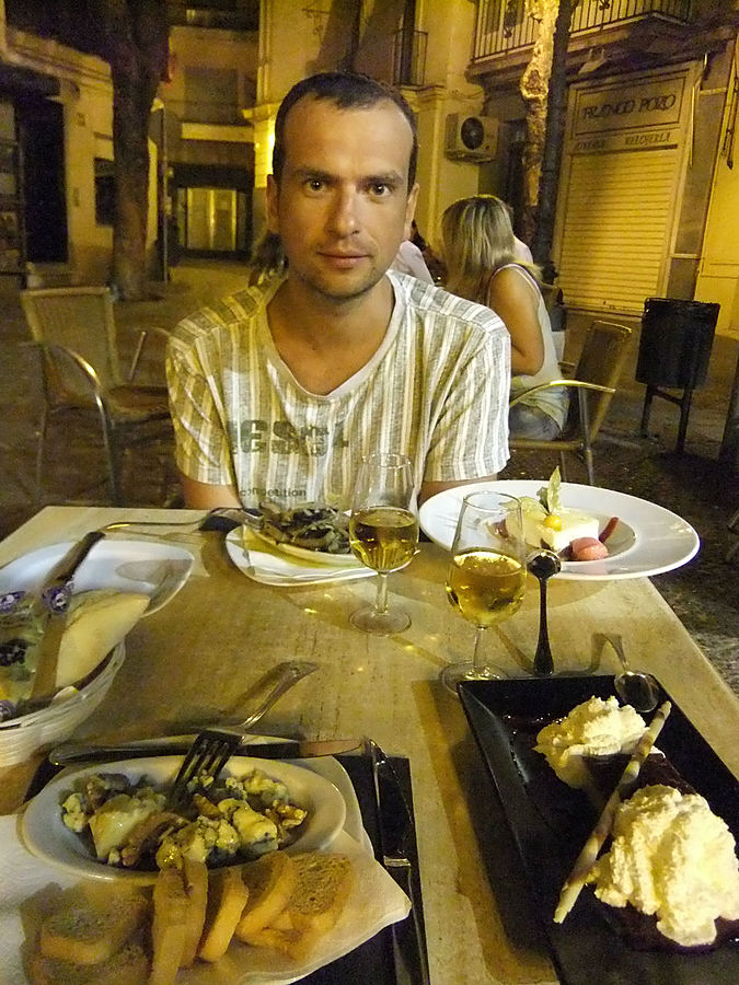 С Димычем ужинаем. Тот самый херес :Р С Димычем ужинаем. Тот самый херес :Р