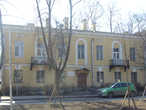 В этом доме жил В.Шишков. Здесь он писал роман Угрюм-река
