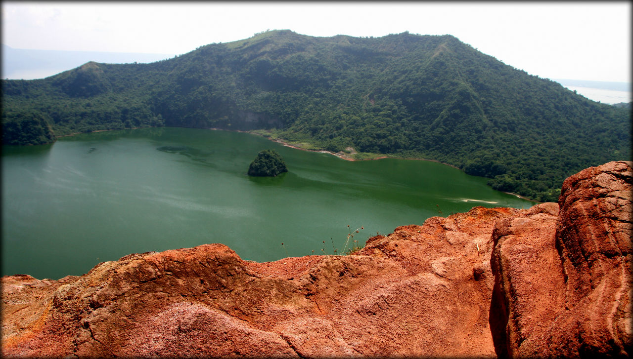 Озеро-матрёшка или самый маленький вулкан в мире Тагайтай, Филиппины