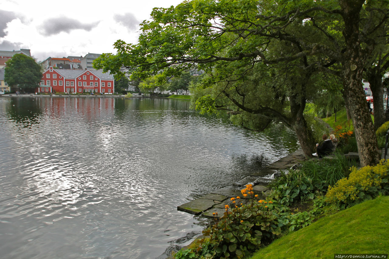 Озеро и парк Брейяватнет Ставангер, Норвегия