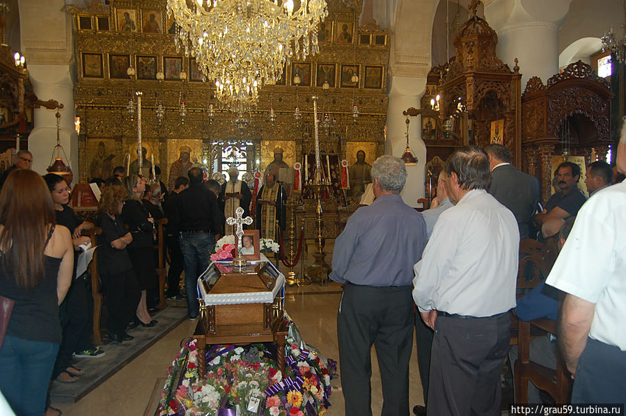 Монастырь Честного Креста Омодос, Кипр