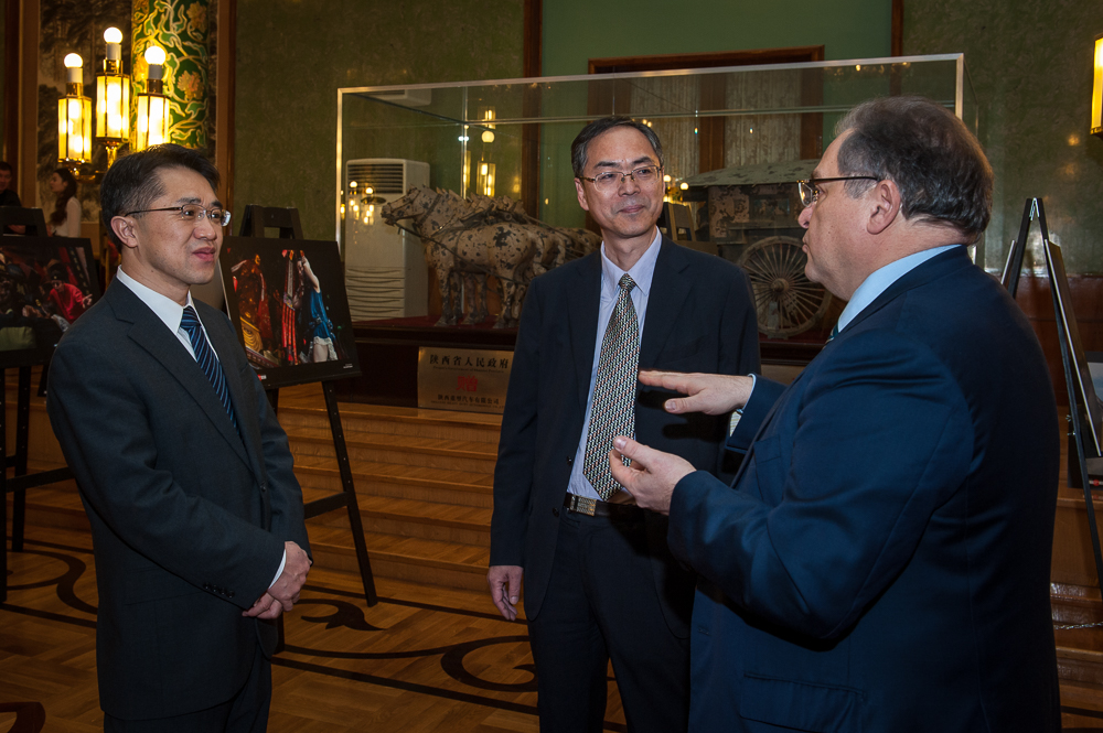 А теперь — как это было! Открытие выставки Москва, Россия А теперь — как это было! Открытие выставки Москва, Россия