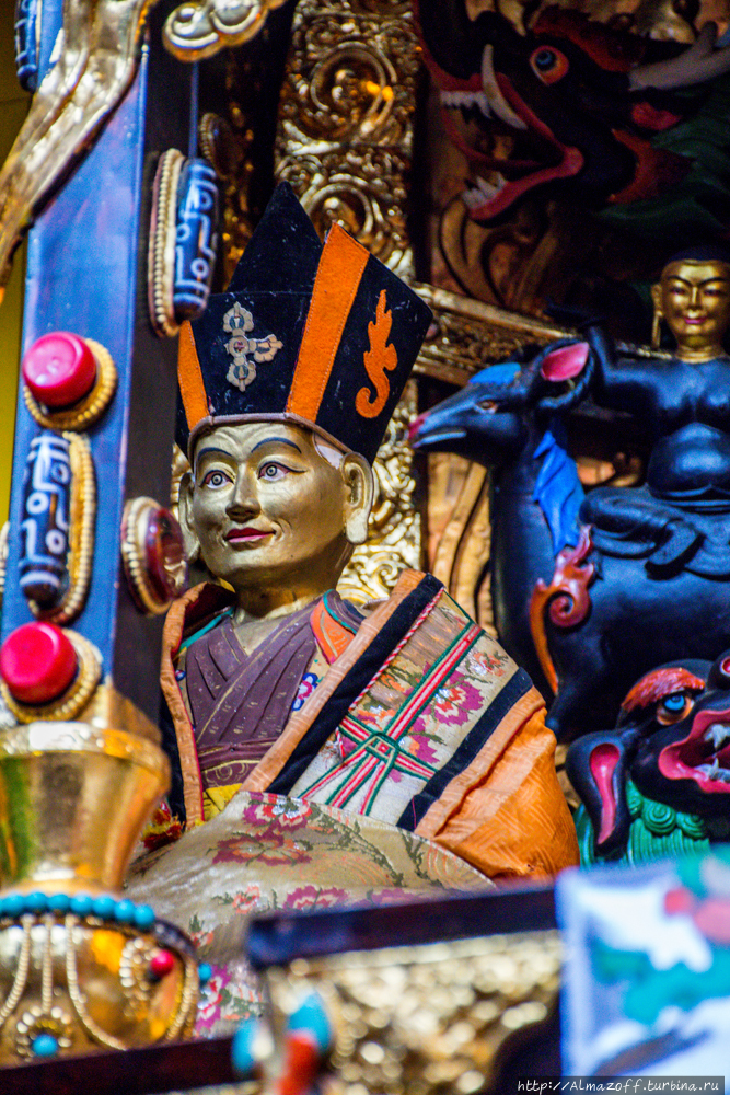 First Karmapa, Dusum Khyenpa (1110 — 1193) Сяньдусиань, Китай