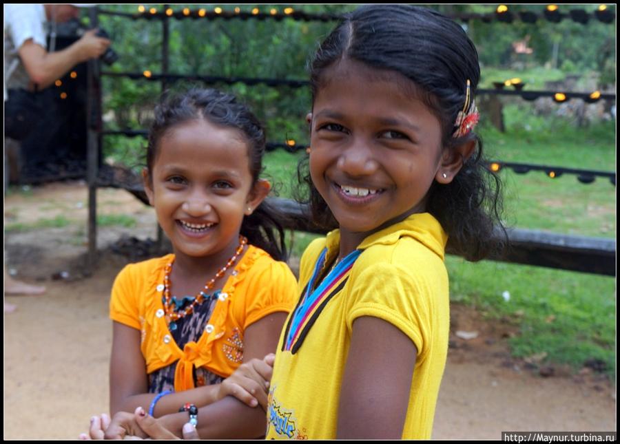 Глаза  и  улыбки  Шри  Ланки... Шри-Ланка
