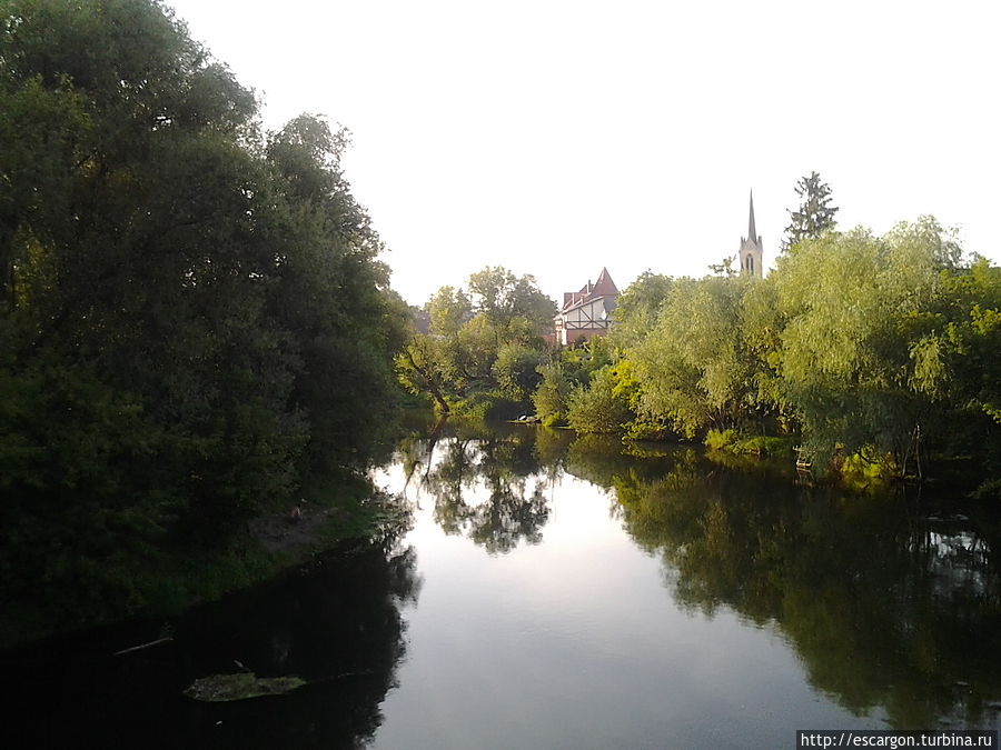 Кстати по одной из легенд Луцк был назван от слова «лук», означающего «изгиб реки».. Кстати по одной из легенд Луцк был назван от слова «лук», означающего «изгиб реки»..