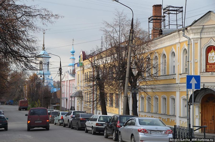 Музейная улица и Троицкая церковь Музейная улица и Троицкая церковь