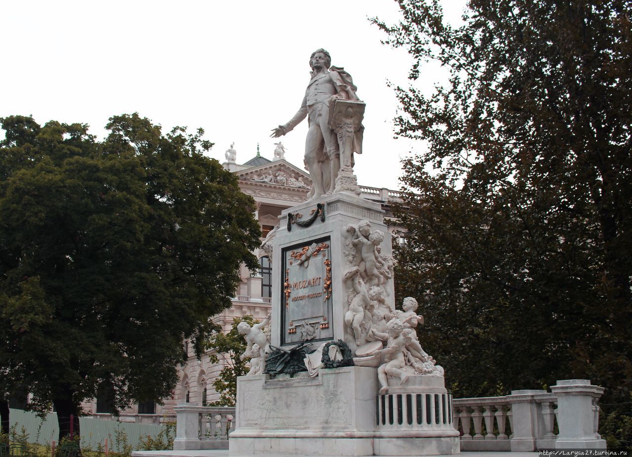 Памятник Моцарту. Вена
