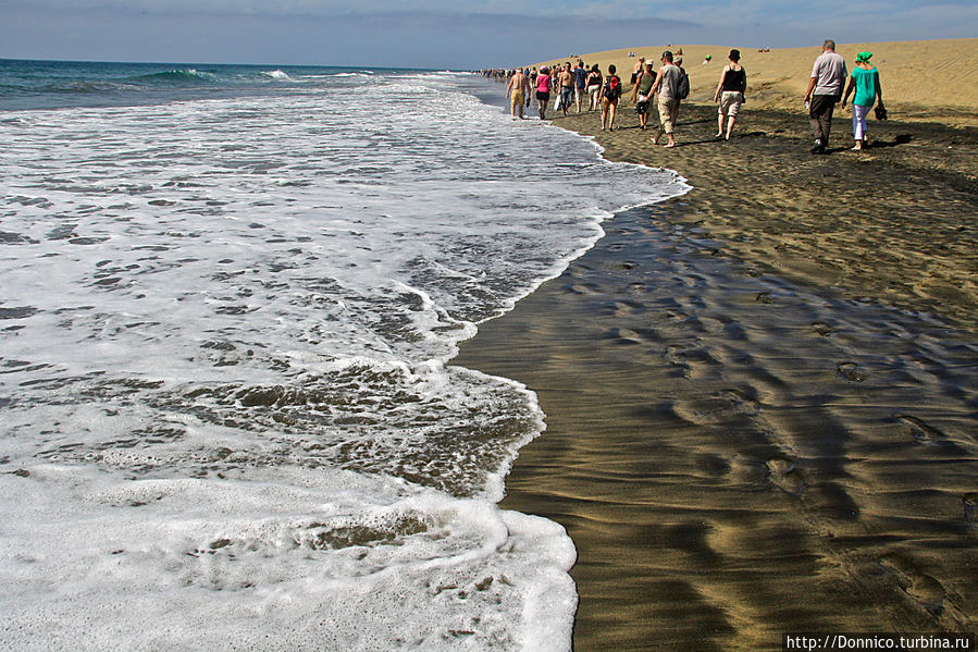 в феврале море было еще прохладным, так что большинство курсирующих туристов не купалось, хотя я пару раз окунулся в феврале море было еще прохладным, так что большинство курсирующих туристов не купалось, хотя я пару раз окунулся
