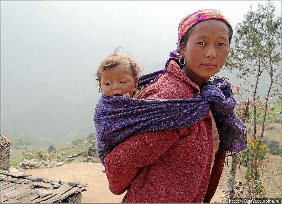 Молодая мама-таманг Зона Багмати, Непал