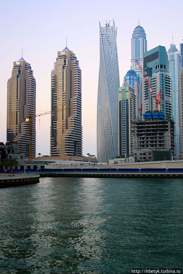 Фантастический облик нового города в районе Дубай Марина Дубай, ОАЭ